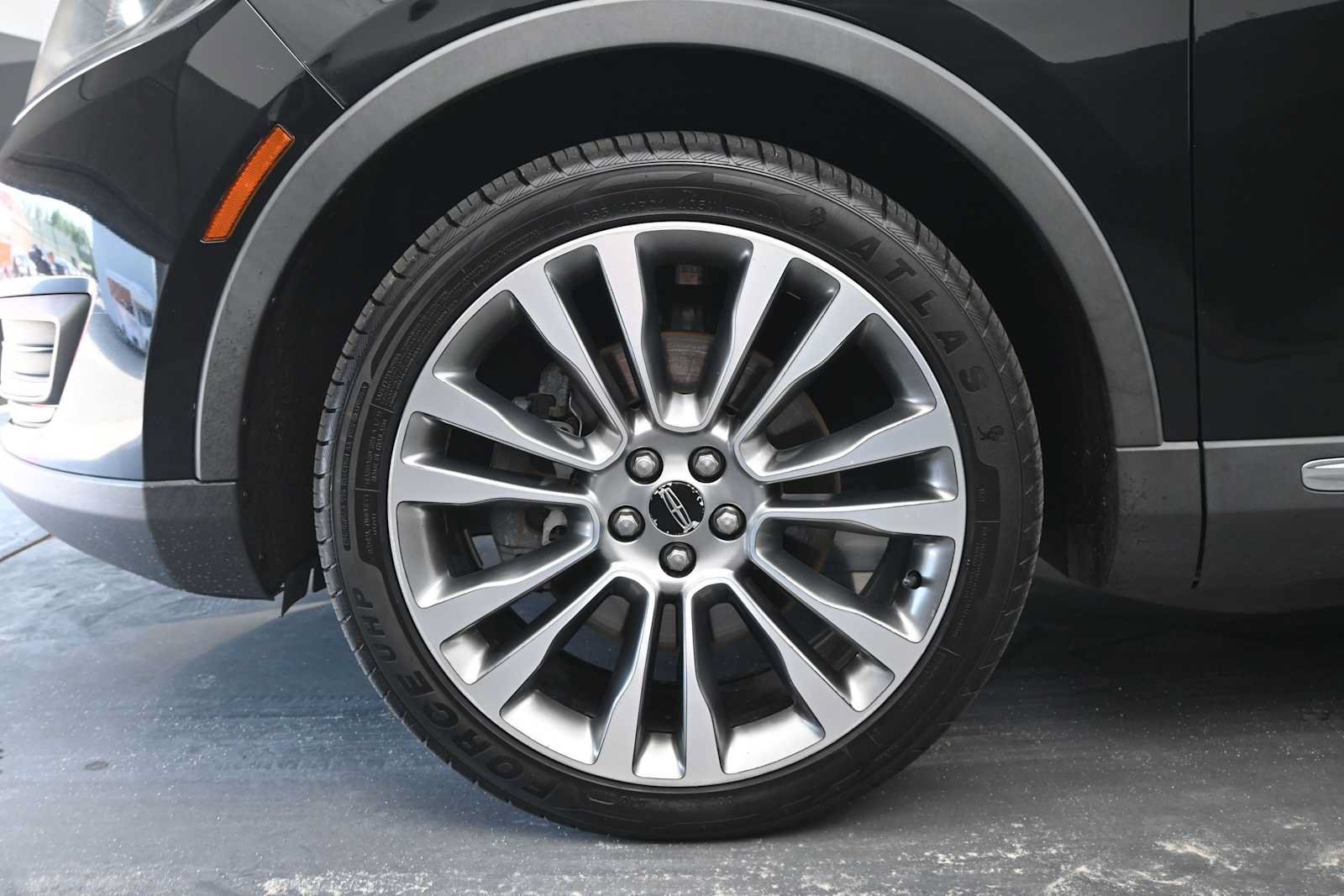 Used 2016 Lincoln MKX Reserve w/ Driver Assistance Package AWD/4WD image 10