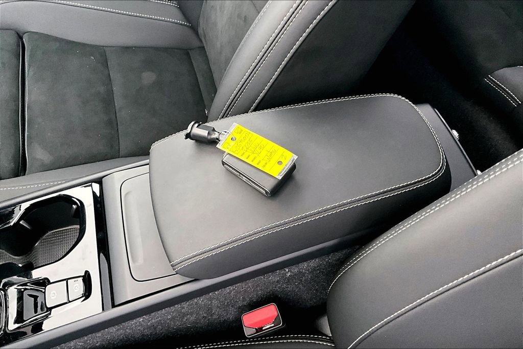 Certified 2025 Volvo XC40 B5 Plus image 14