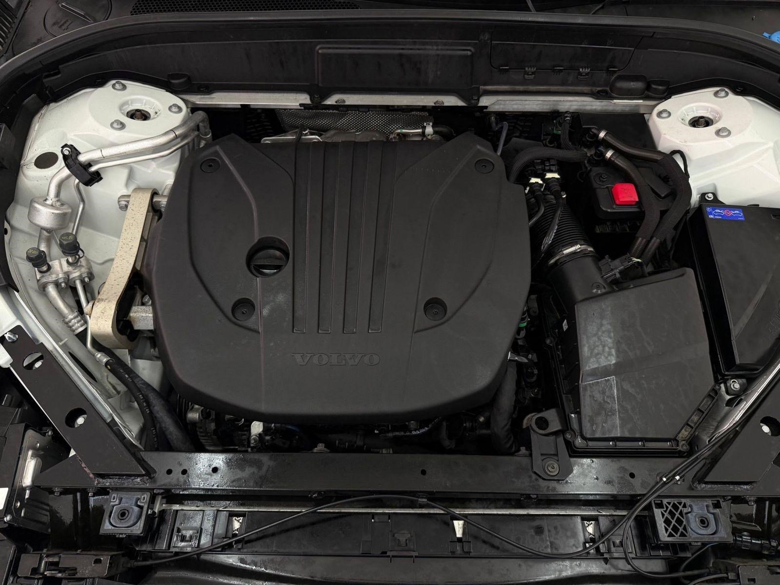 Used 2024 Volvo XC60 B5 Plus w/ Protection Package Premier image 32