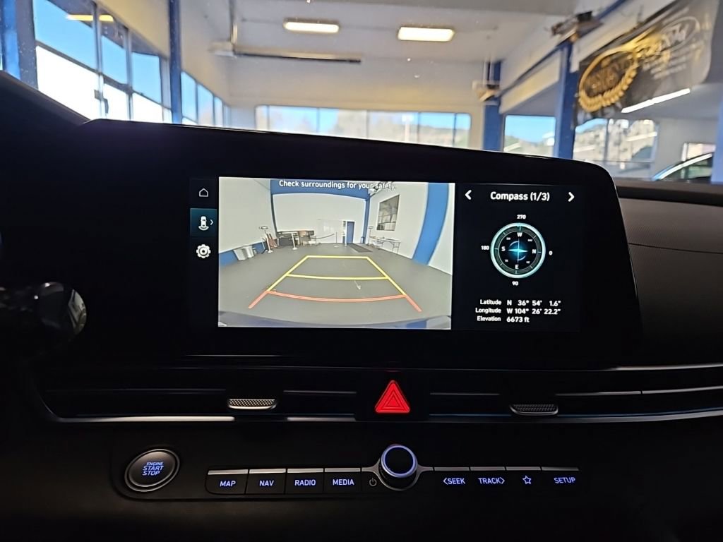 Used 2025 Hyundai Elantra SEL image 24