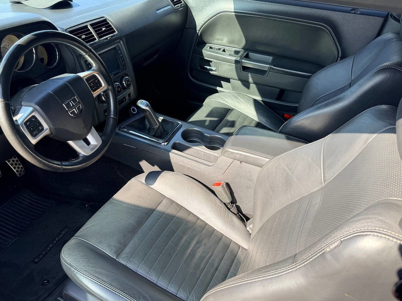 Used 2012 Dodge Challenger R/T Plus image 29