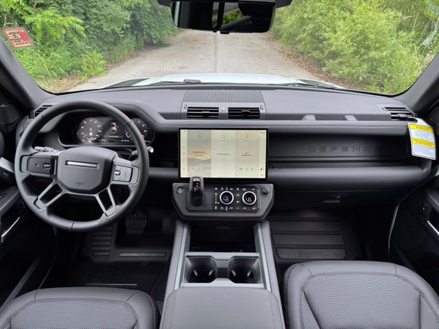 New 2026 Land Rover Defender 110 X-Dynamic SE AWD/4WD image 21