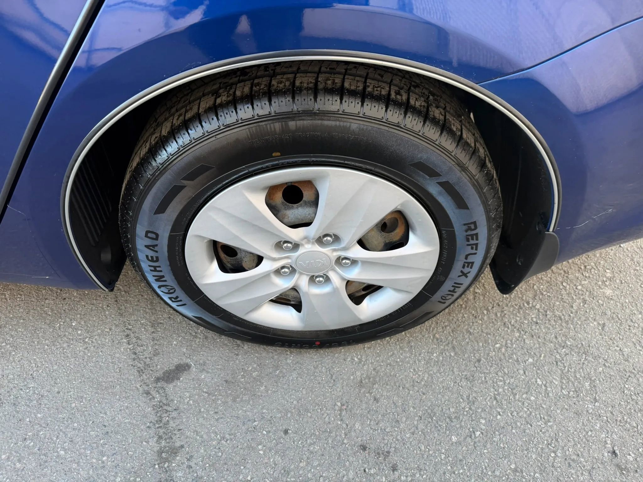 Used 2017 Kia Forte LX image 9