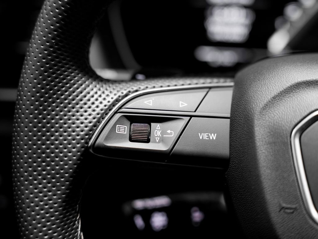 Used 2023 Audi SQ5 Premium Plus w/ Premium Plus Package image 15