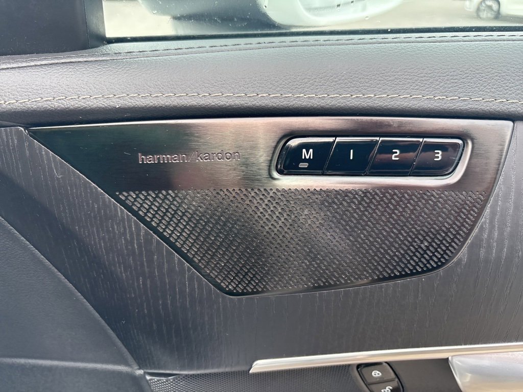 Certified 2024 Volvo XC90 T8 Ultimate w/ Protection Package Premier image 42