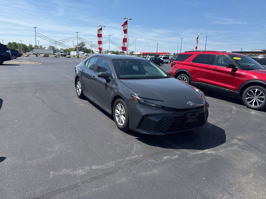 Used 2025 Toyota Camry LE FWD image 4