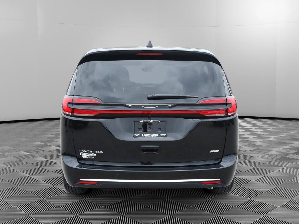 New 2027 Chrysler Pacifica Select AWD/4WD image 6