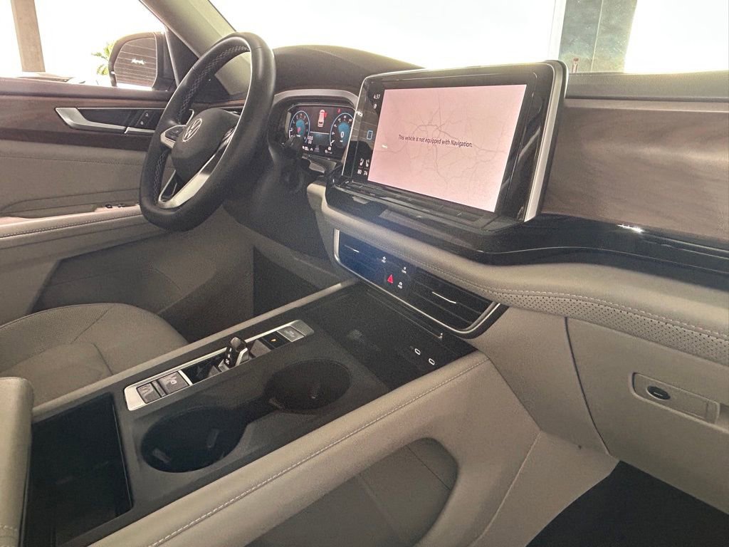Used 2024 Volkswagen Atlas SE image 34