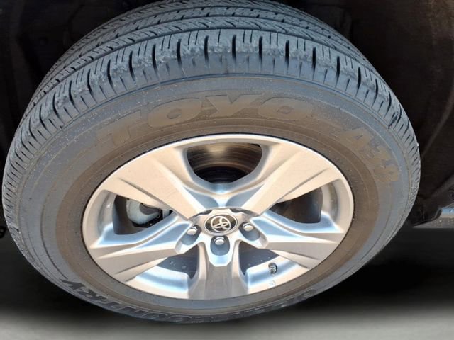 Certified 2022 Toyota RAV4 LE AWD/4WD image 9