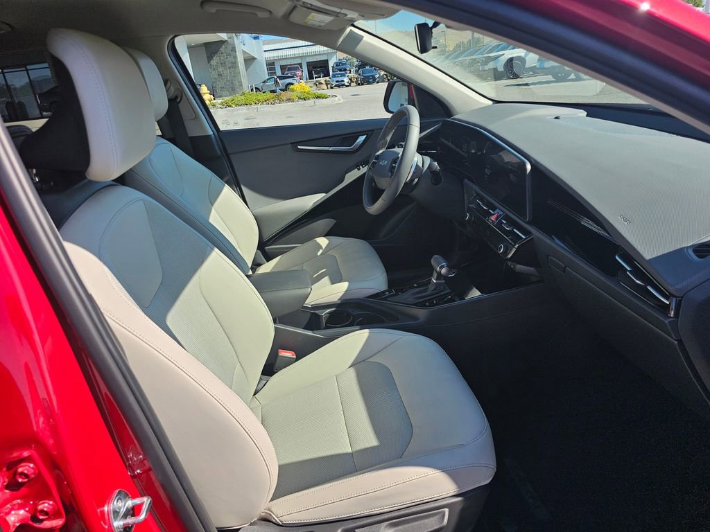 Used 2024 Kia Niro EX FWD image 16