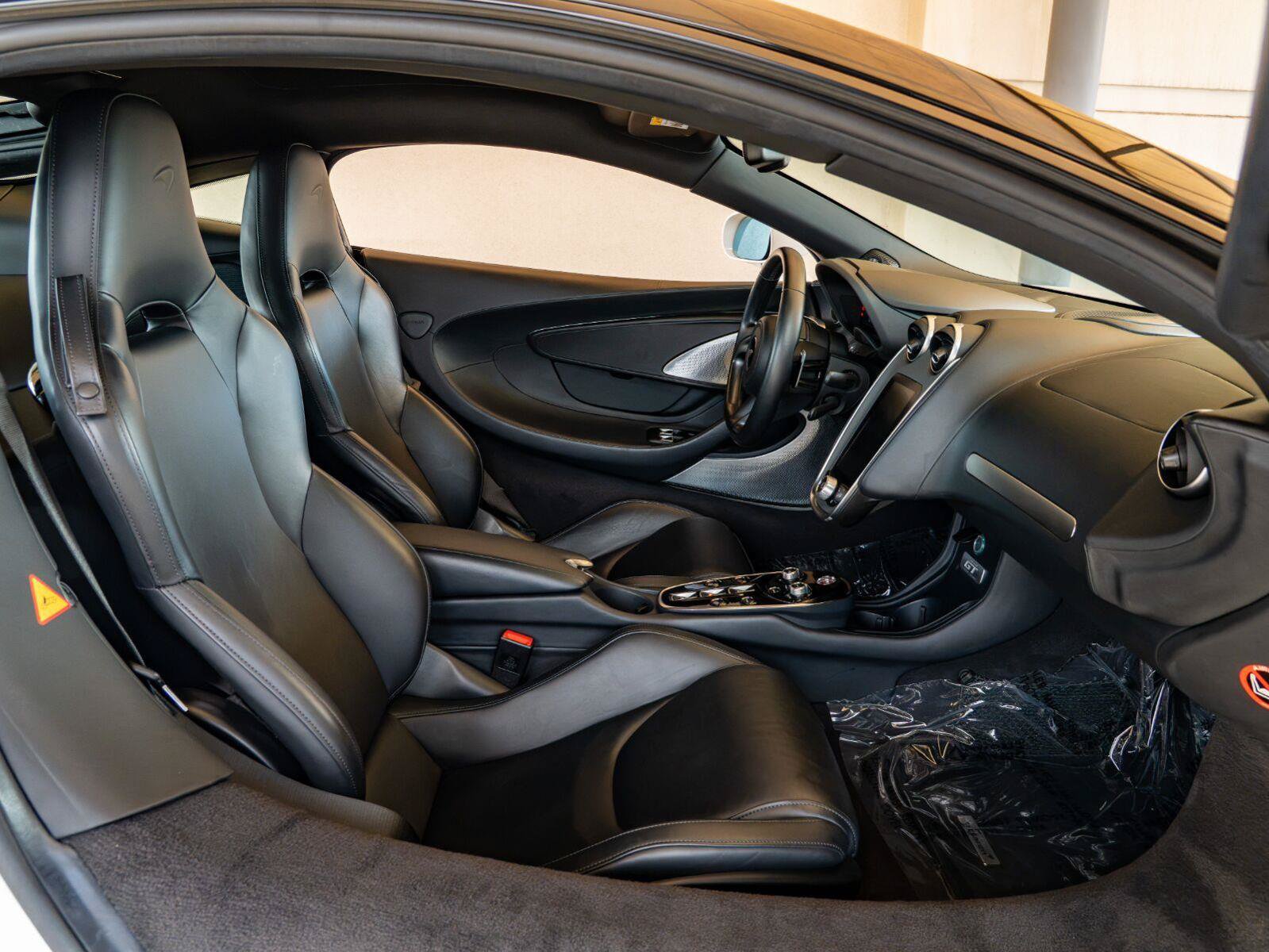 Used 2020 McLaren GT RWD image 21