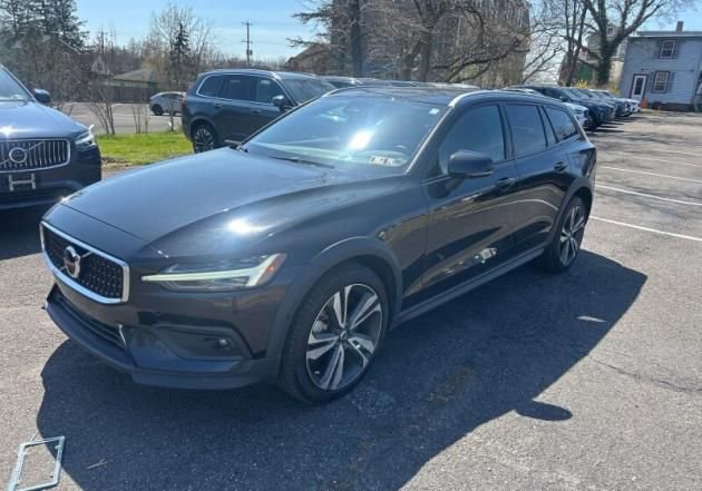 Used 2024 Volvo V60 B5 Cross Country Plus