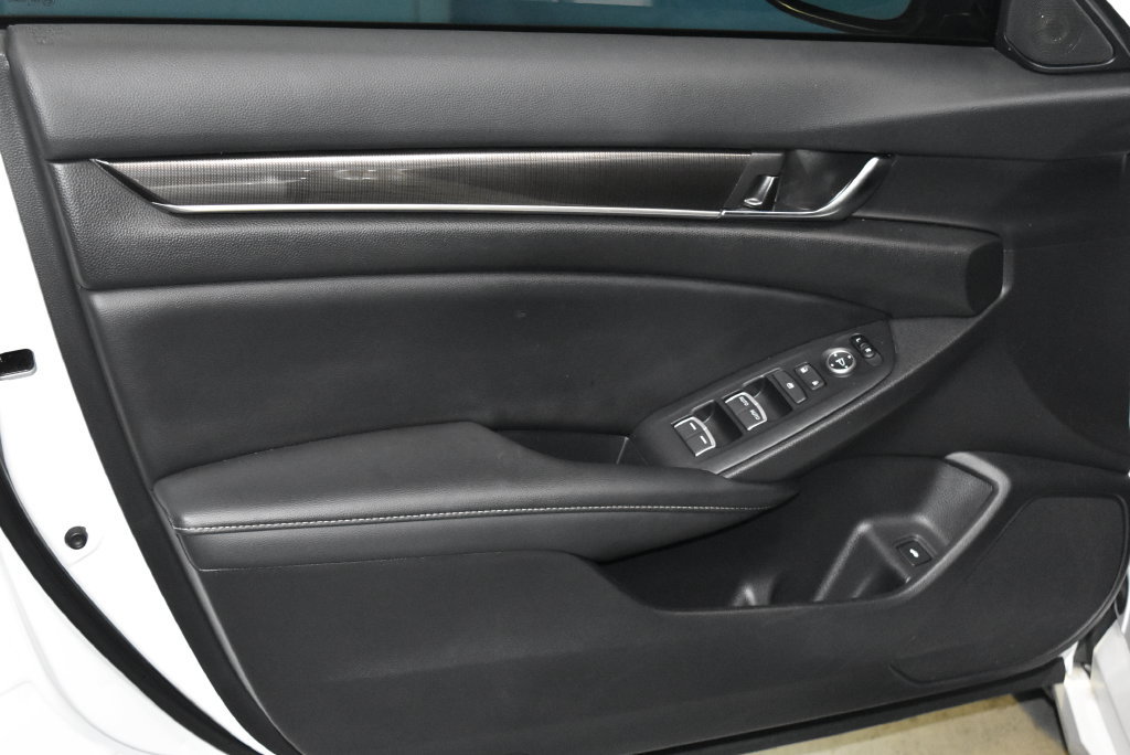 Used 2022 Honda Accord Sport image 4