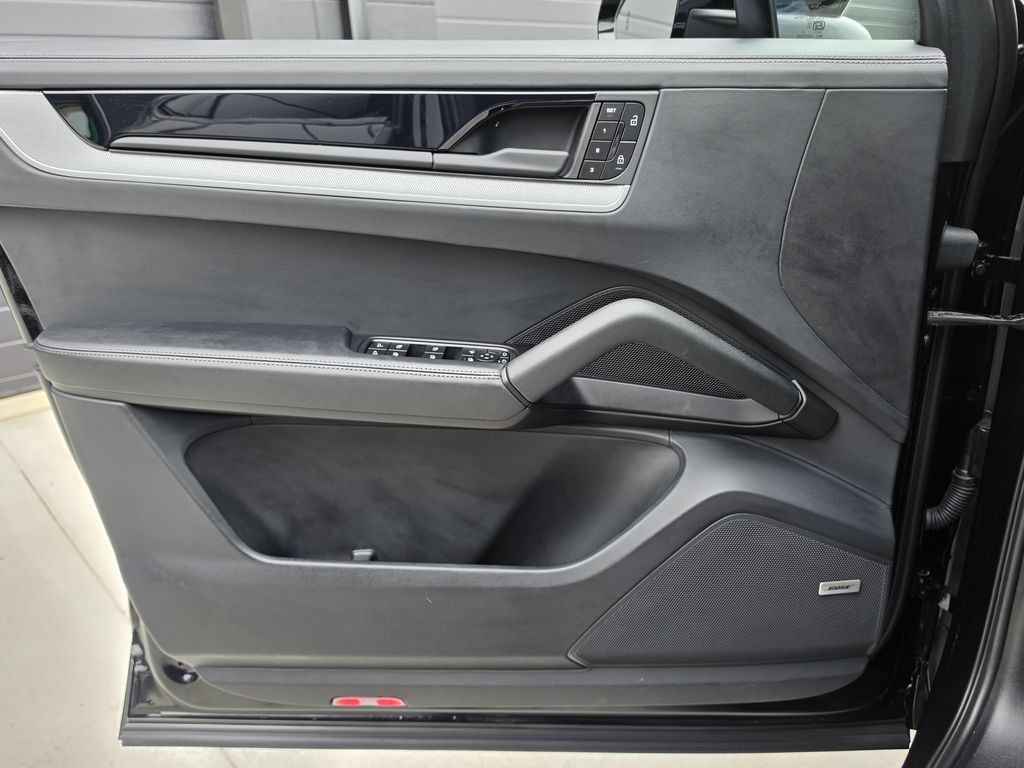Certified 2026 Porsche Cayenne S AWD/4WD image 15