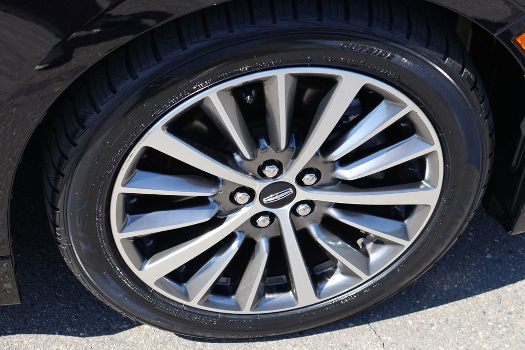 Used 2020 Lincoln MKZ w/ Convenience Package FWD image 28