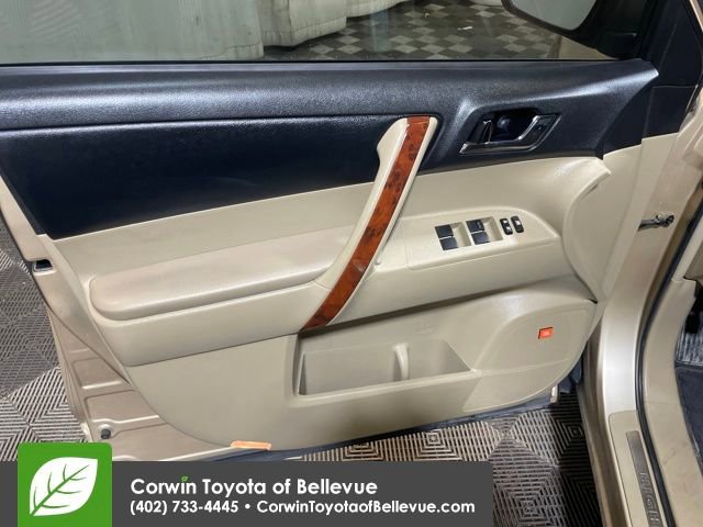 Used 2012 Toyota Highlander Limited image 10