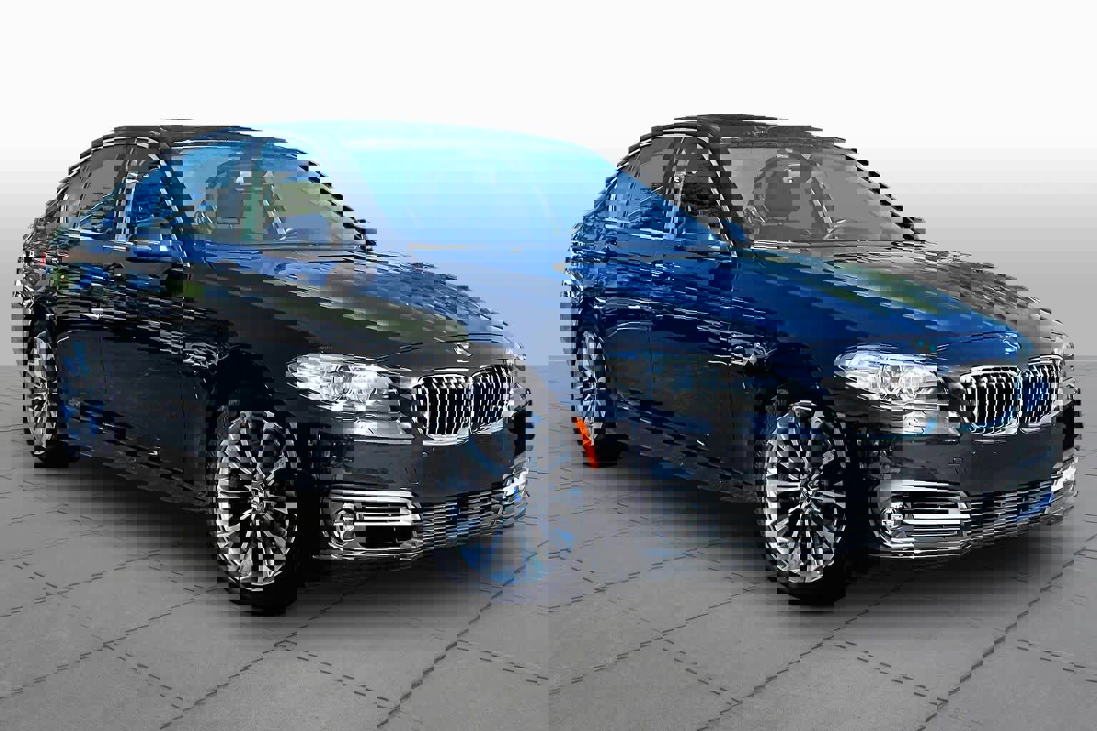 Used 2016 BMW 528i xDrive Sedan image 3