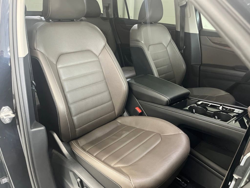 Used 2024 Volkswagen Atlas SEL AWD/4WD image 43