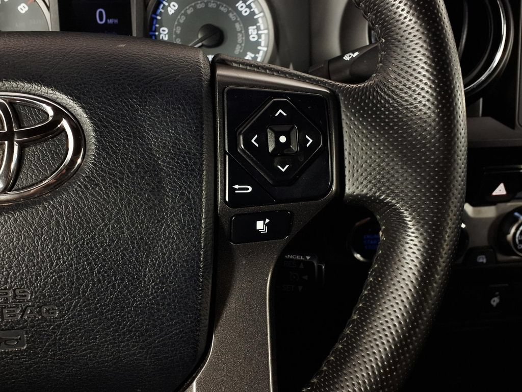 Used 2017 Toyota Tacoma SR AWD/4WD image 20