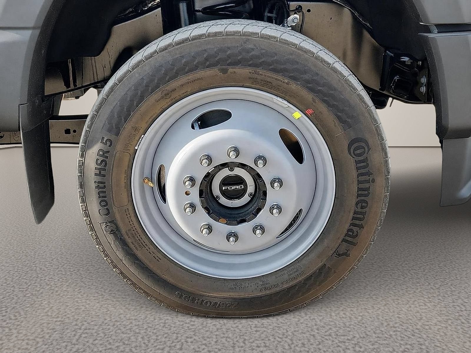 New 2027 Ford F550 4x4 Crew Cab image 7