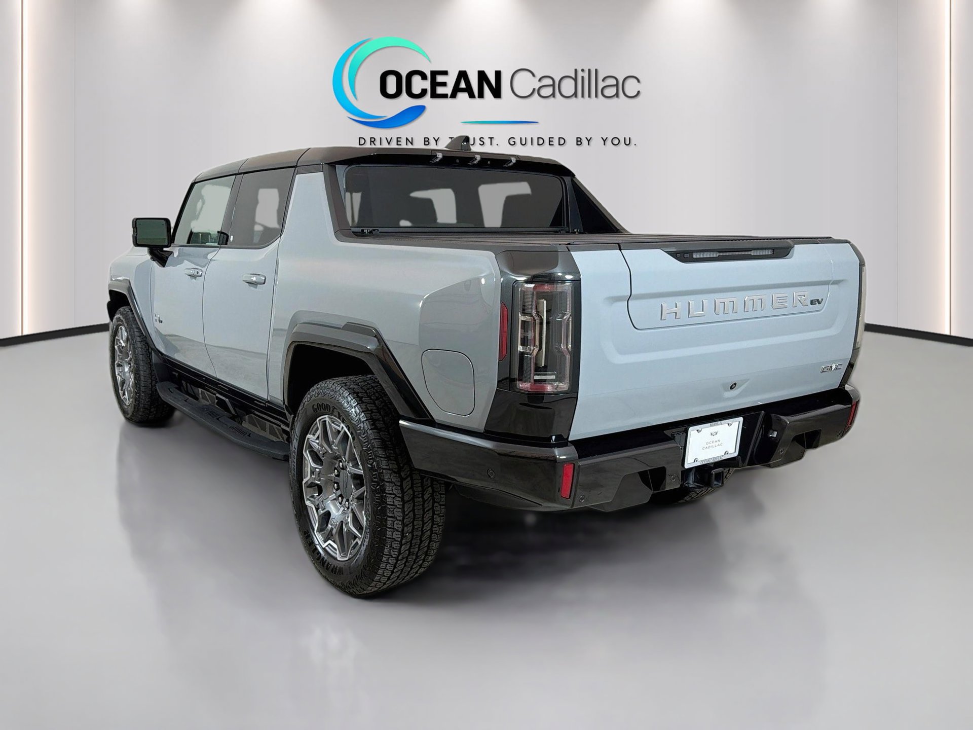 Used 2025 GMC Hummer EV 3X AWD/4WD image 3
