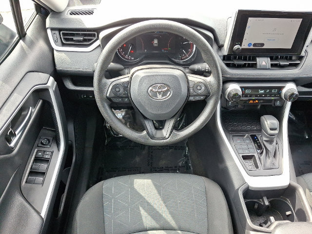 Used 2025 Toyota RAV4 XLE AWD/4WD image 11