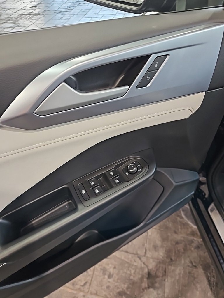 New 2026 Volkswagen Taos SE image 26