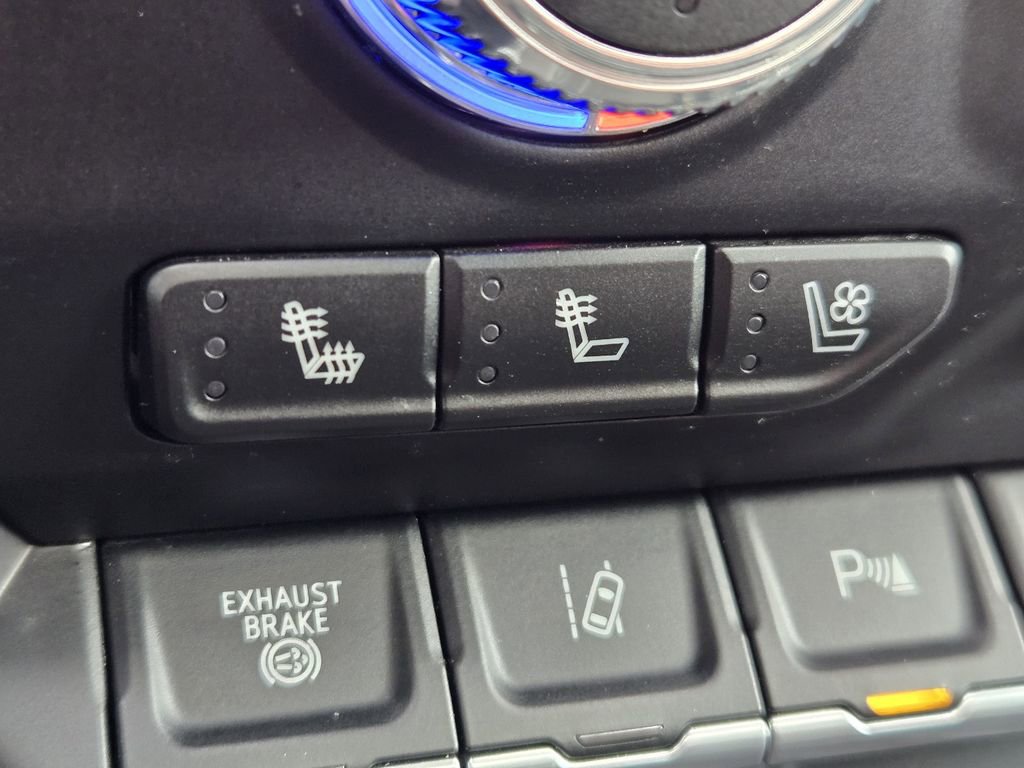 Used 2022 GMC Sierra 2500 Denali w/ Denali Ultimate Package AWD/4WD image 37