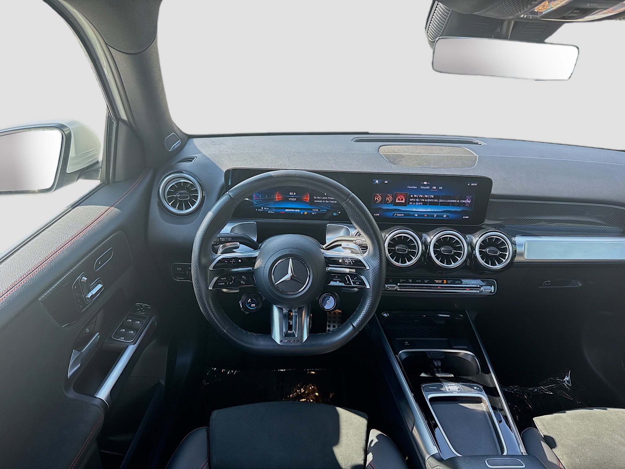 Used 2025 Mercedes-Benz GLB 35 AMG 4MATIC image 18