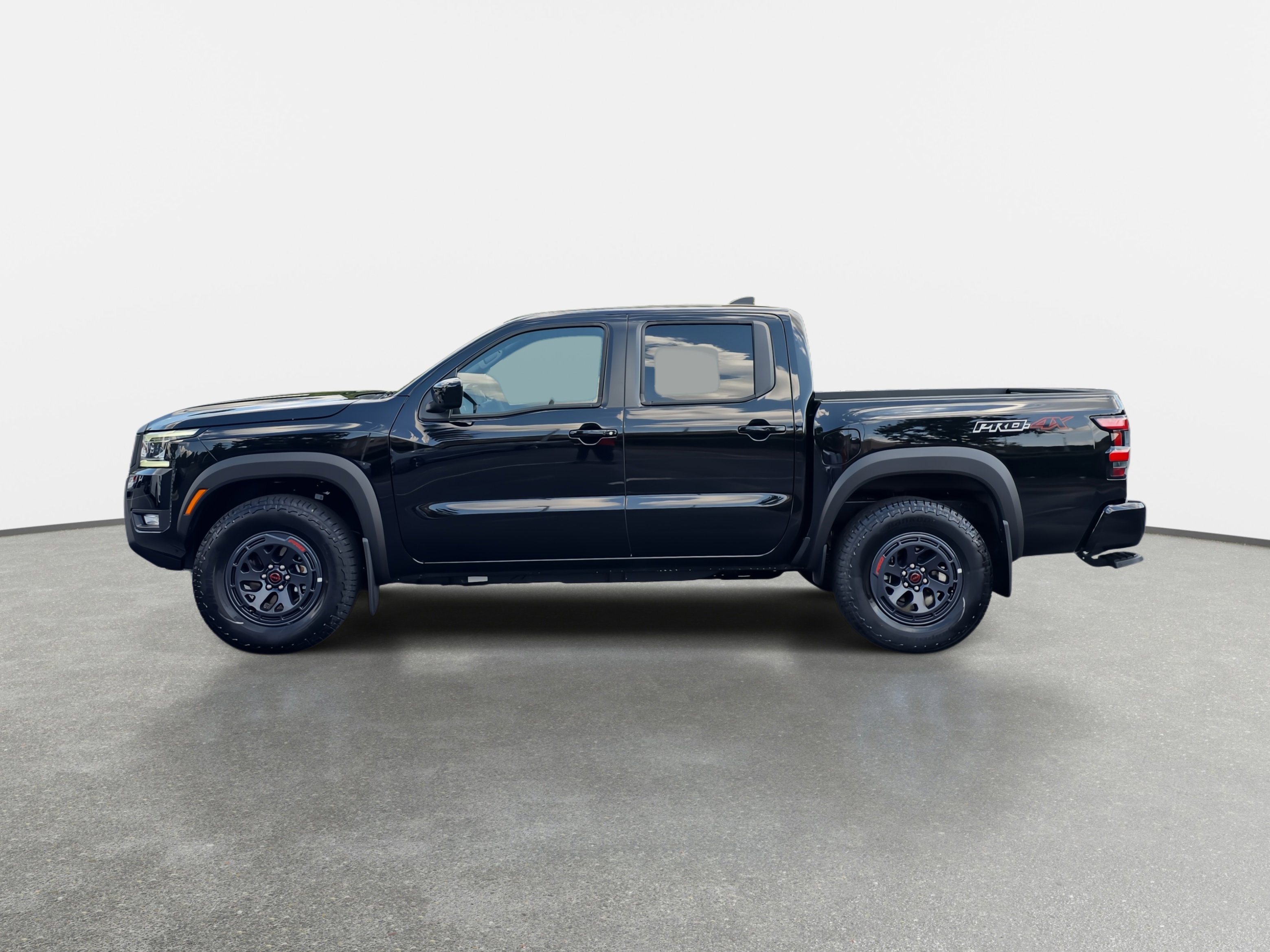 New 2025 Nissan Frontier PRO-4X w/ Interior Protection Package image 8