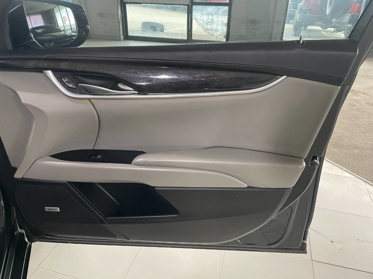 Used 2013 Cadillac XTS Luxury w/ Driver Awareness Package image 28