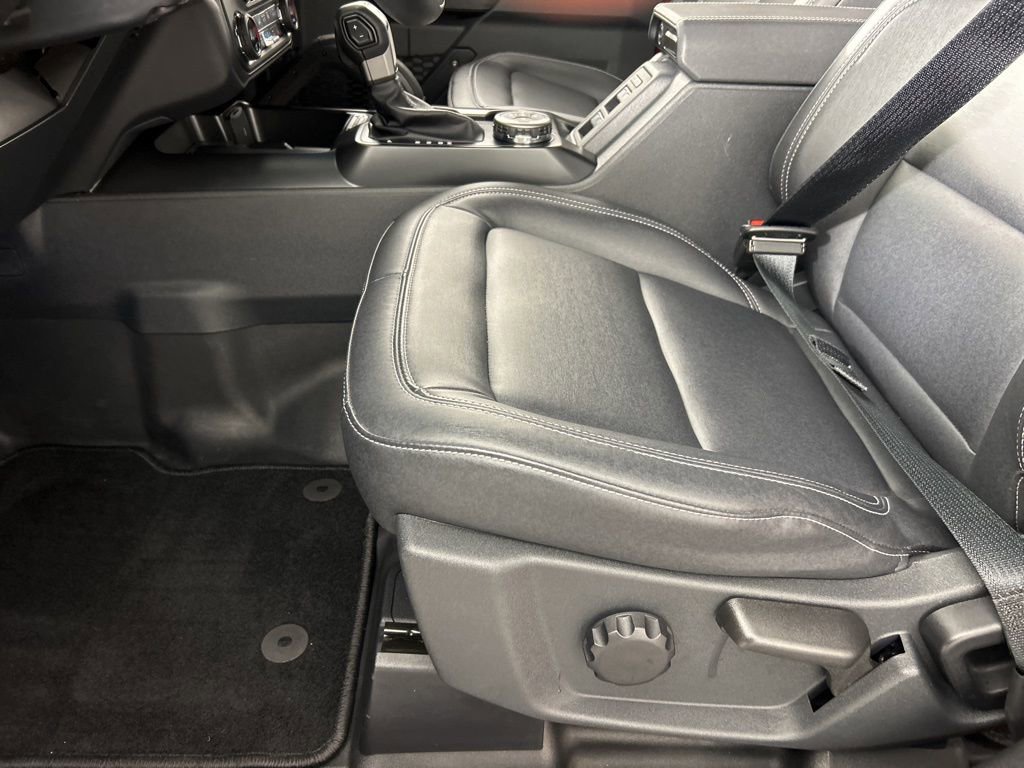 Used 2025 Ford Bronco Badlands image 23