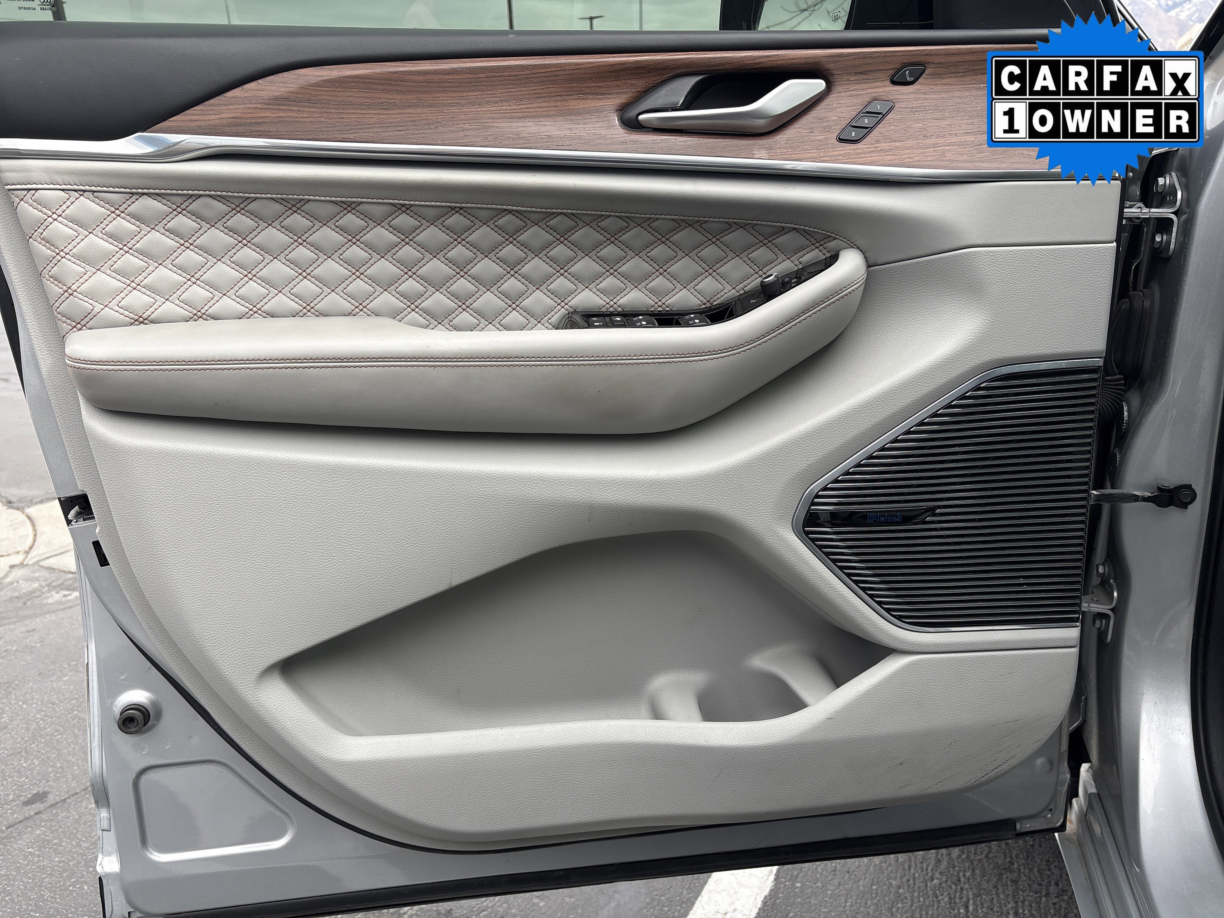 Used 2022 Jeep Grand Cherokee Summit w/ Adv Protech Group IV image 15