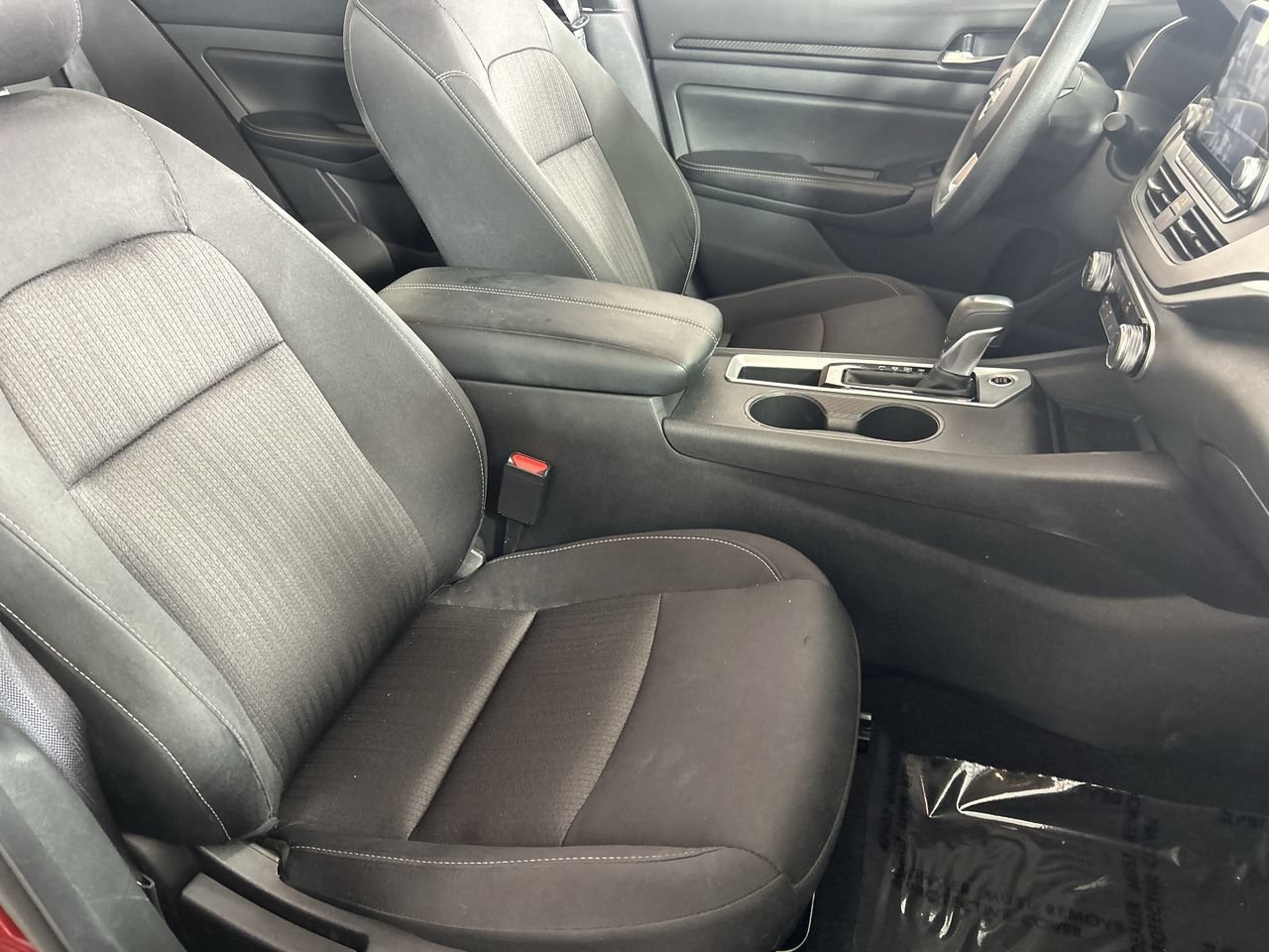 Used 2025 Nissan Altima 2.5 SV FWD image 25