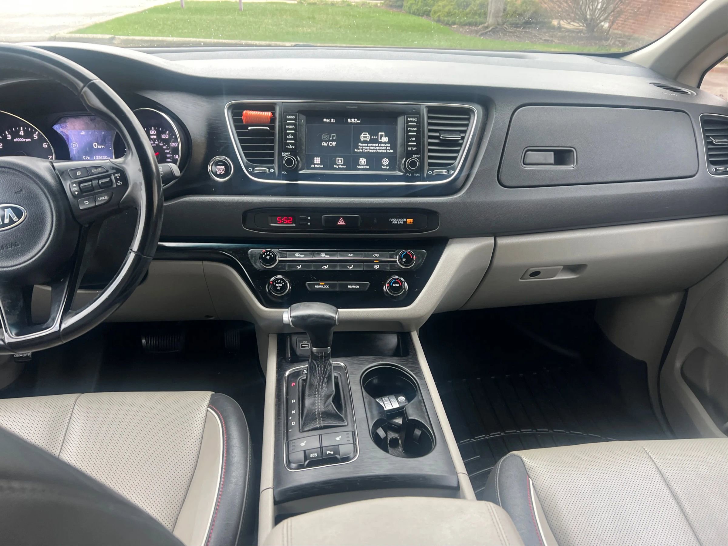 Used 2017 Kia Sedona LX w/ LX Essentials Premium Package image 16