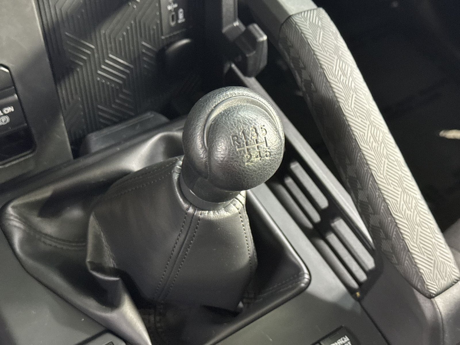 Used 2024 Toyota Tacoma SR AWD/4WD image 34