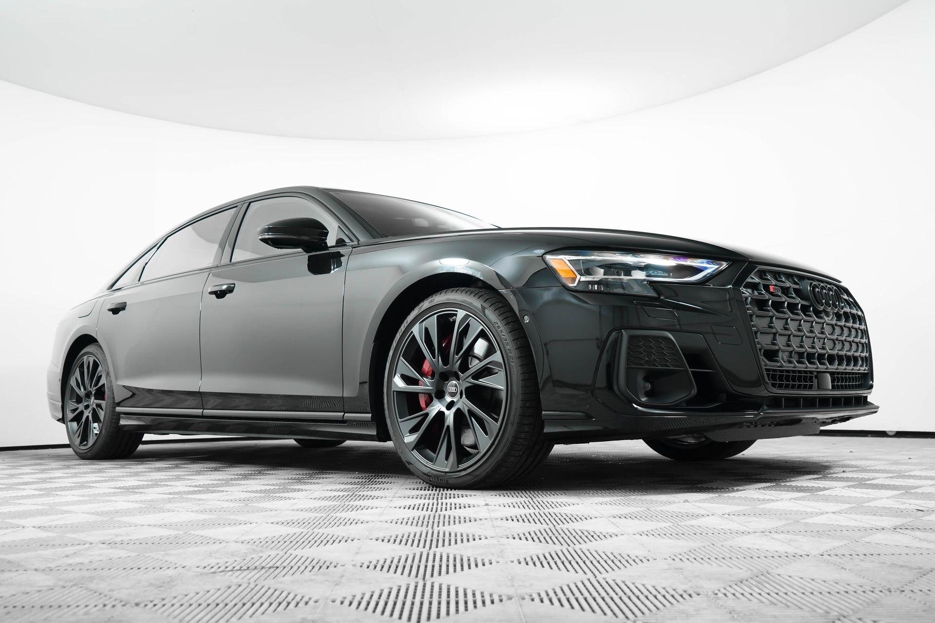 New 2025 Audi S8 image 2