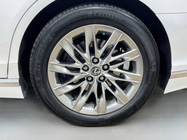 Used 2018 Lexus LS 500 w/ Accessory Package (Z2) RWD image 33