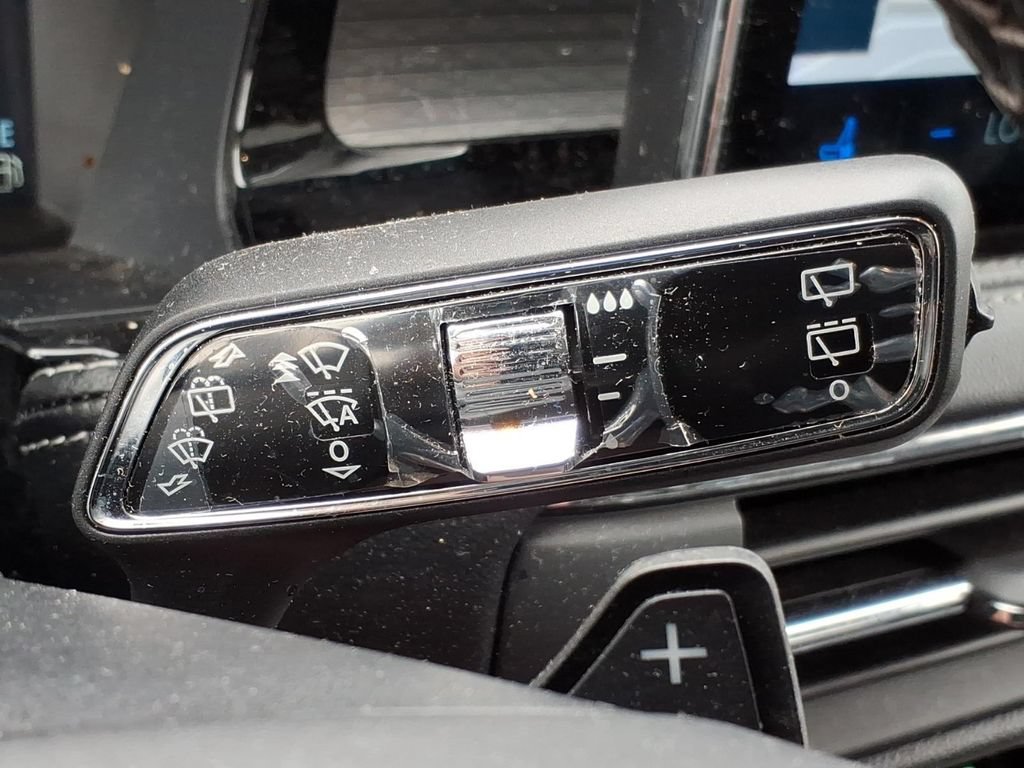 Used 2023 Lincoln Corsair AWD w/ Equipment Group 101A image 22