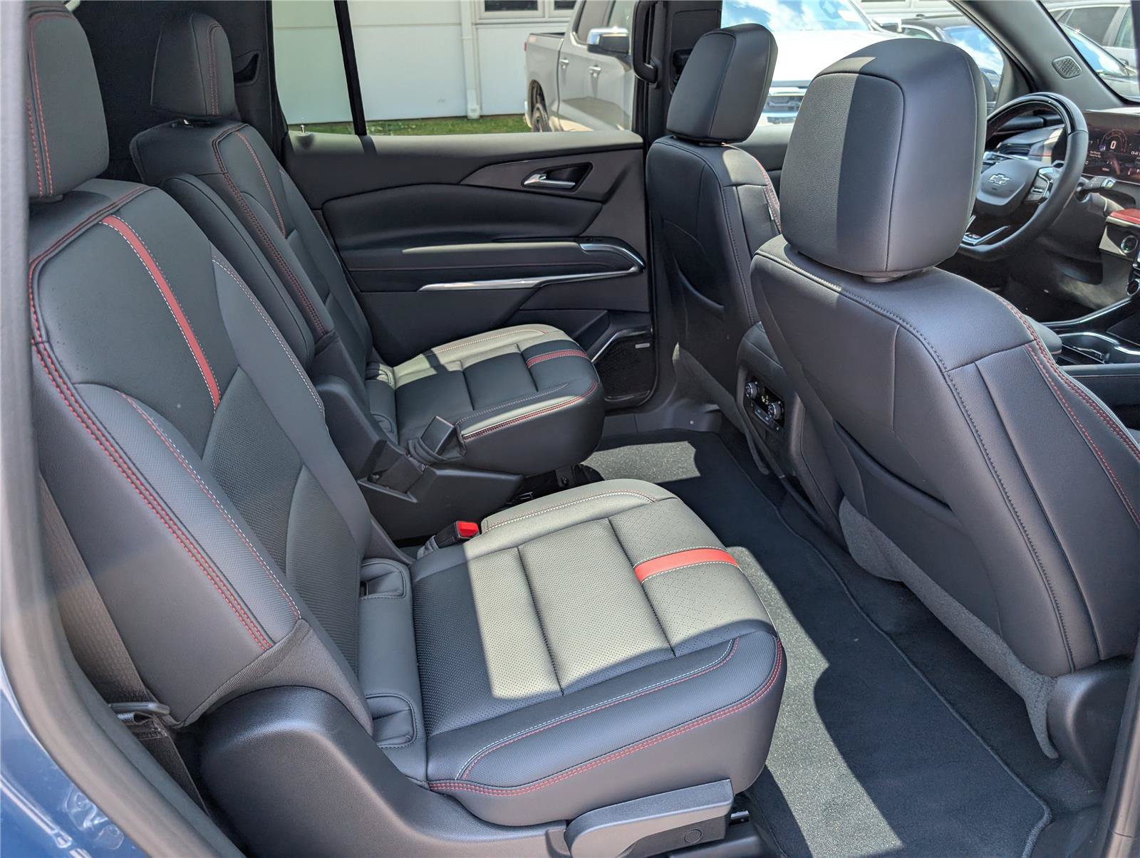 Used 2026 Chevrolet Traverse RS AWD/4WD image 12