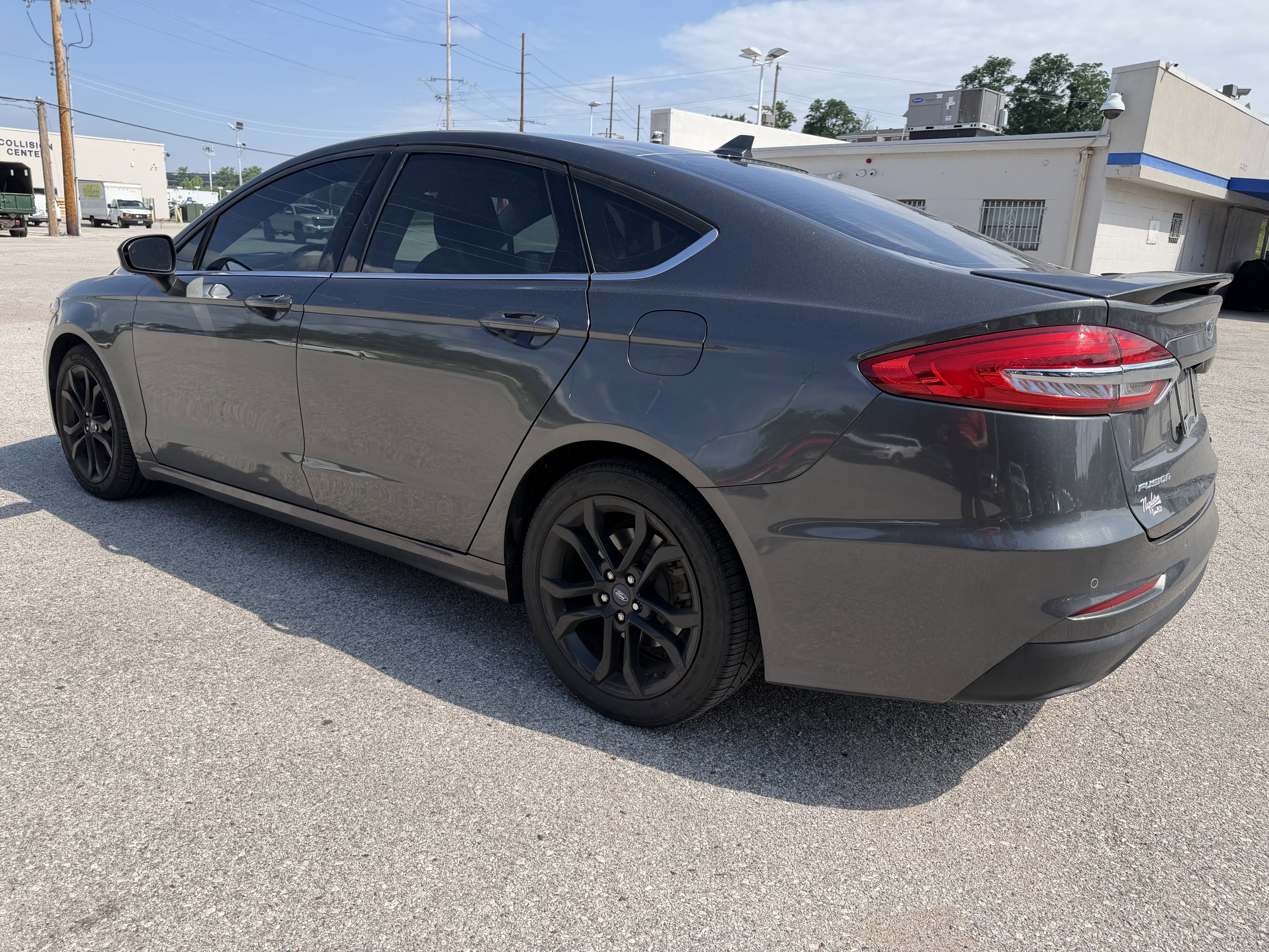 Used 2020 Ford Fusion SE w/ Equipment Group 151A FWD image 5