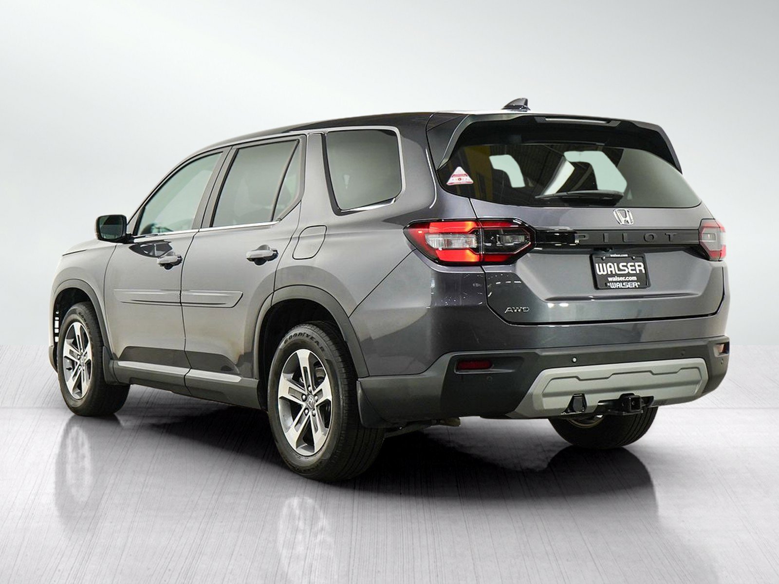 Used 2023 Honda Pilot EX-L image 3