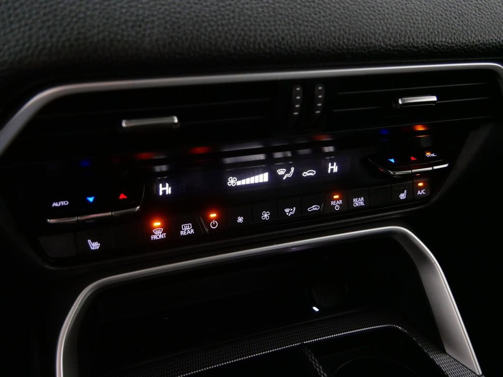 Used 2024 MAZDA CX-90 Plug-In Hybrid w/ Premium Pkg image 28