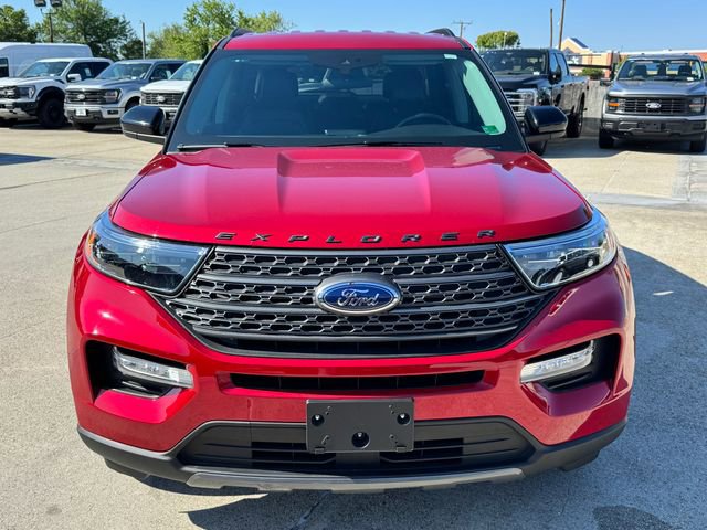 Used 2023 Ford Explorer XLT w/ Equipment Group 202A AWD/4WD image 2