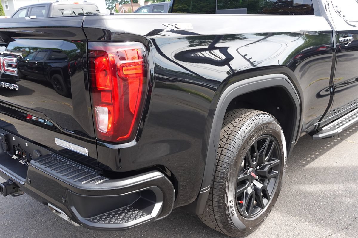 Used 2025 GMC Sierra 1500 Elevation w/ Elevation Premium Package AWD/4WD image 11