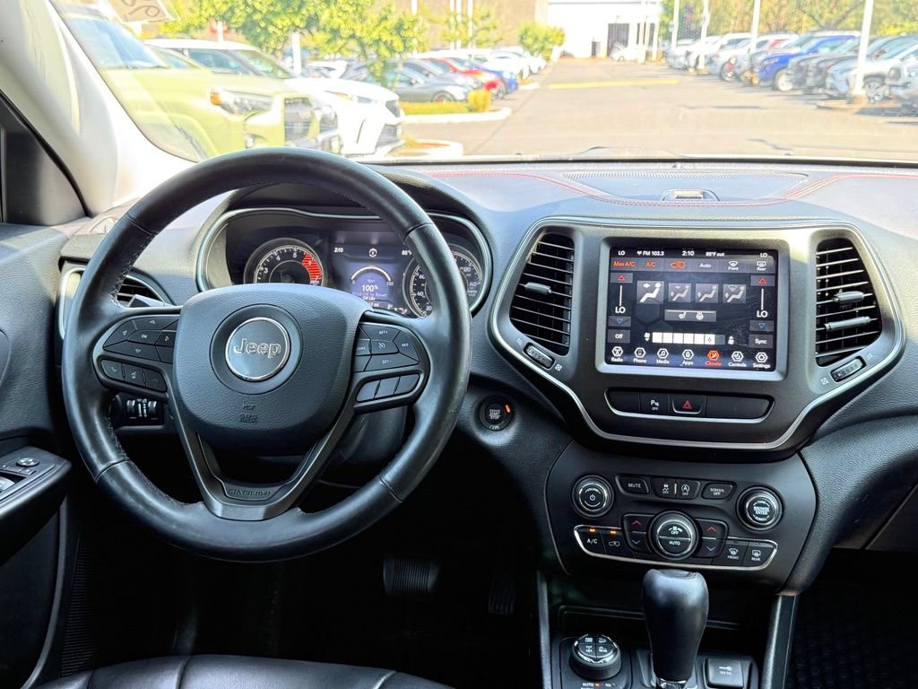 Used 2019 Jeep Cherokee Trailhawk w/ Comfort/Convenience Group AWD/4WD image 28