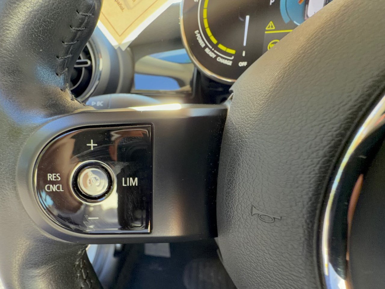 Used 2024 MINI Cooper SE FWD image 18