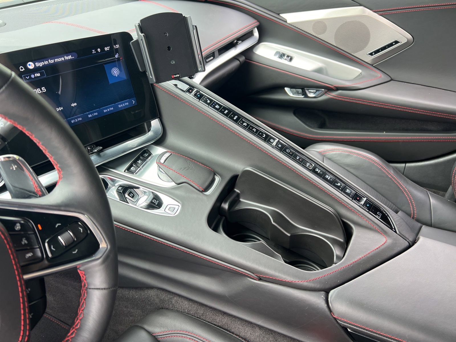 Used 2025 Chevrolet Corvette Stingray Premium Cpe w/ Z51 Performance Package RWD image 28