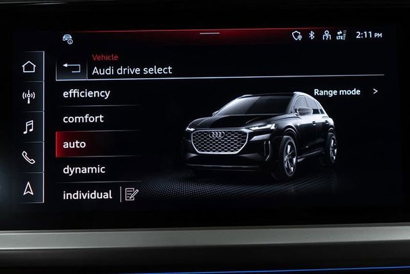 Used 2022 Audi Q4 e-tron Prestige image 23