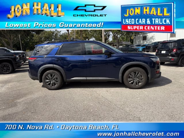 Used 2022 Nissan Pathfinder SV w/ SV Premium Package FWD image 11